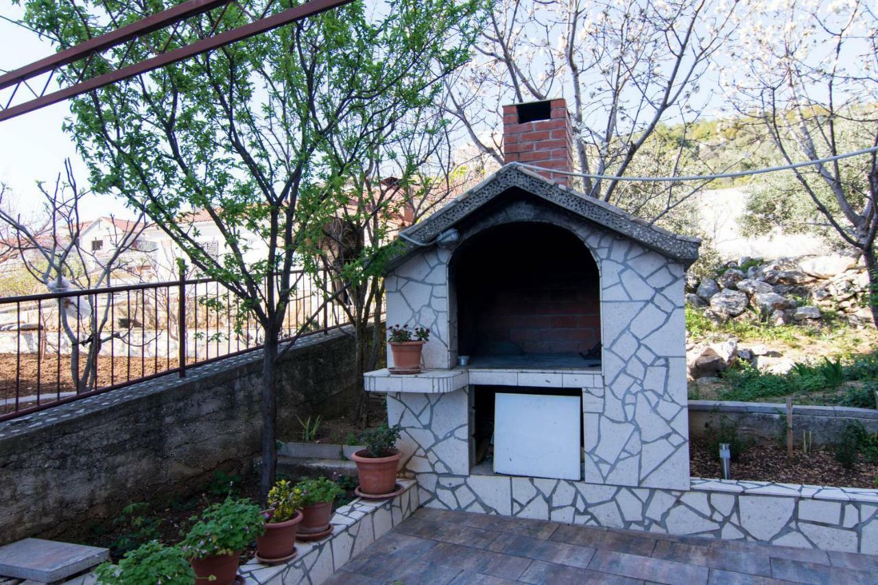 Apartments Jozic Seget Vranjica Exterior photo