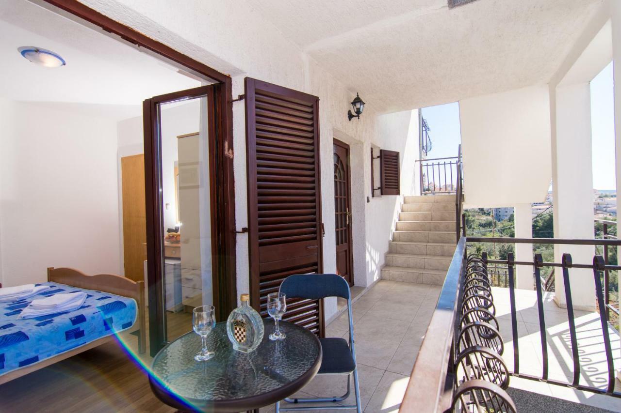 Apartments Jozic Seget Vranjica Exterior photo