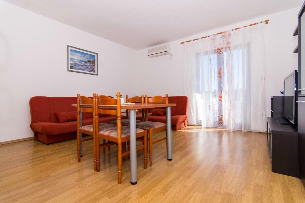 Apartments Jozic Seget Vranjica Exterior photo