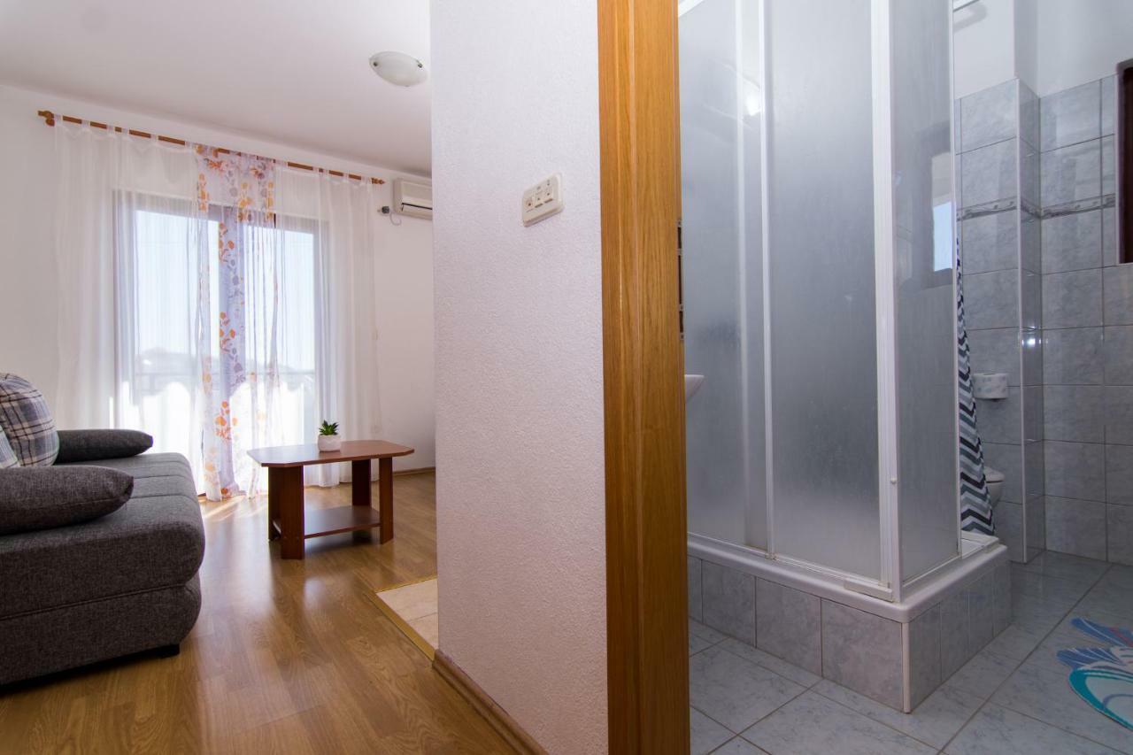 Apartments Jozic Seget Vranjica Exterior photo
